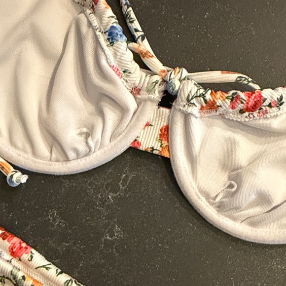 Floral Bikini Set - Picture 5 of 6